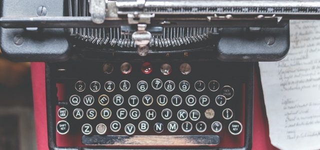 TRIVIA – ¿Cuál de estas afirmaciones es cierta del diseño QWERTY en máquinas de escribir en 1878?